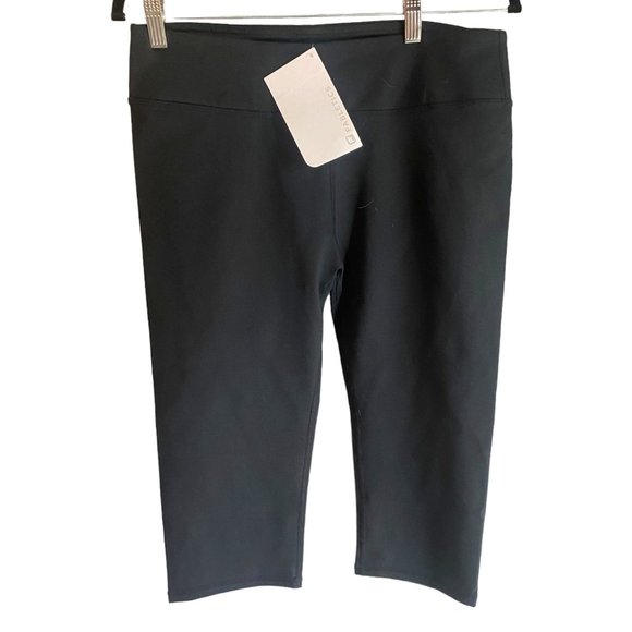 NWT Fabletics Capri Women's Size Large 10/12 Solar Crop - Picture 4 of 9